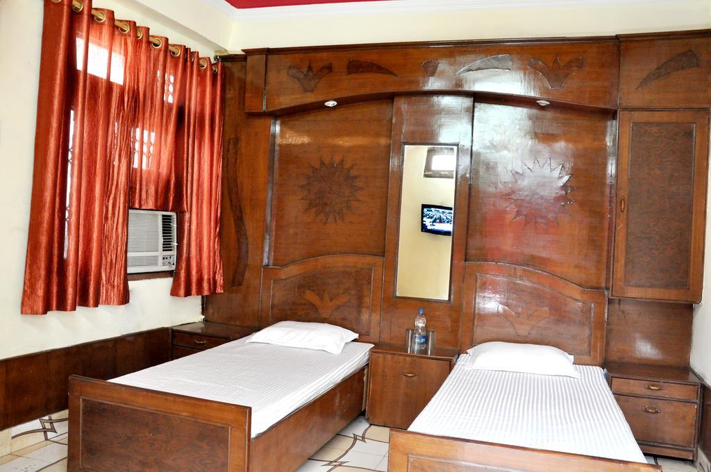 Hotel Le Ville - Unit Of Hotel Anuradha Palace Haridwar Ruang foto